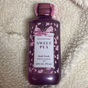 Bath & Body Works Sweet Pea Body Wash - Pink and Purple
